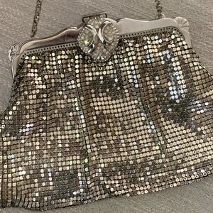 Vintage 1950’s Whiting & Davis Silver Mesh Clutch with  rhinestone closure